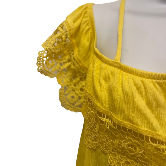 No Boundaries Juniors Yellow Top with Lace Size L - Picture 3 of 7